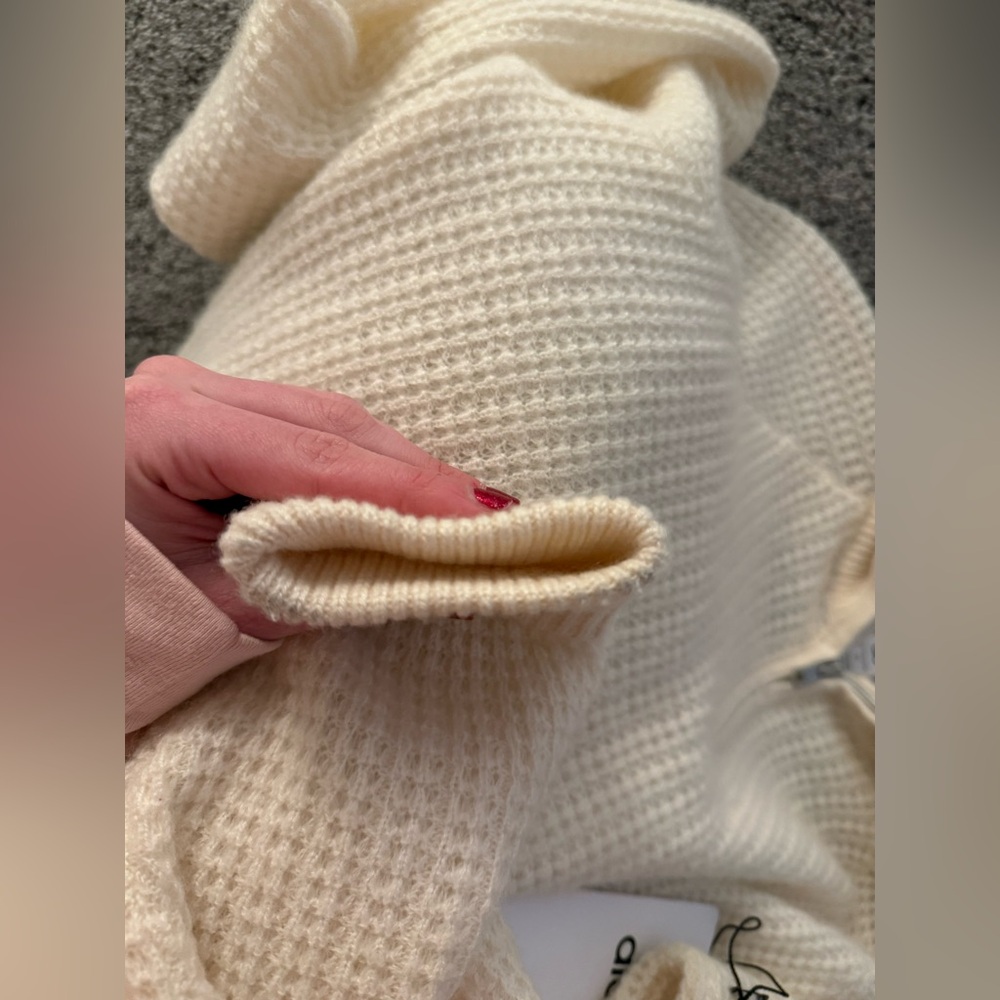 Alo Yoga Cashmere Plush Waffle 1/4 Zip Pullover - Picture 10 of 10